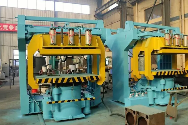 squeeze casting machine